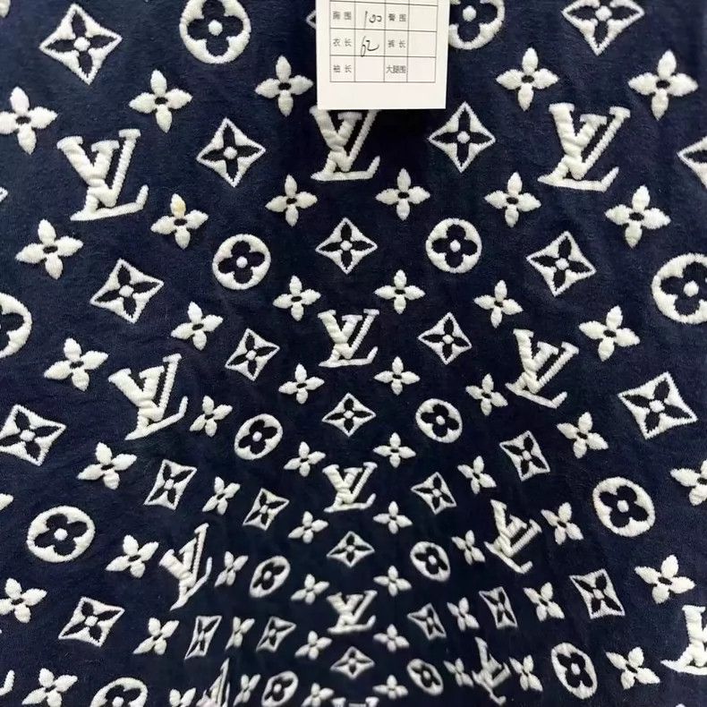 Louis Vuitton Louis Vuitton Printed Sweatshirt Size Small- DMC Size US S / EU 44-46 / 1 - 3 Thumbnail