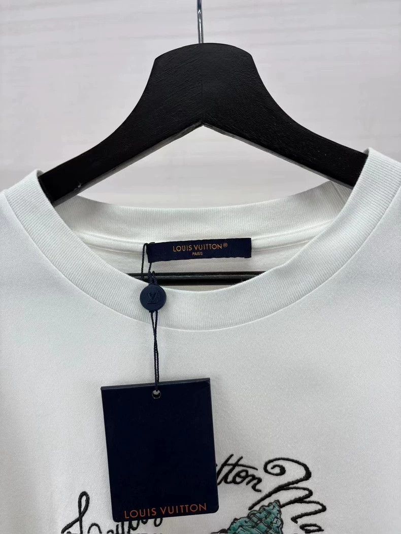 Louis Vuitton Louis Vuitton Short Sleeve T-Shirt with Seashells- DMC Size US L / EU 52-54 / 3 - 5 Thumbnail