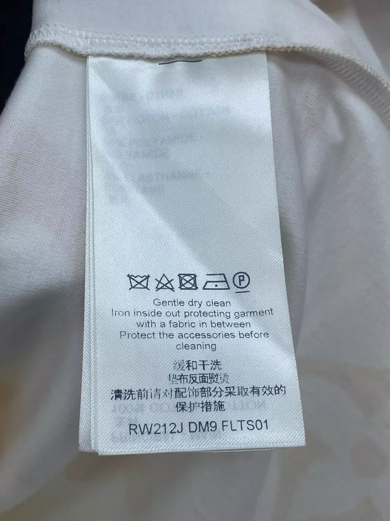 Louis Vuitton LV Gradient Logo Short Sleeve Top- DMC Size US M / EU 48-50 / 2 - 7 Thumbnail