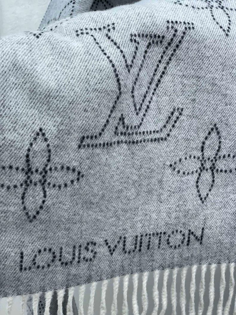 Louis Vuitton Louis Vuitton Gray Cashmere Scarf with Fringes- DMC Size ONE SIZE - 4 Thumbnail