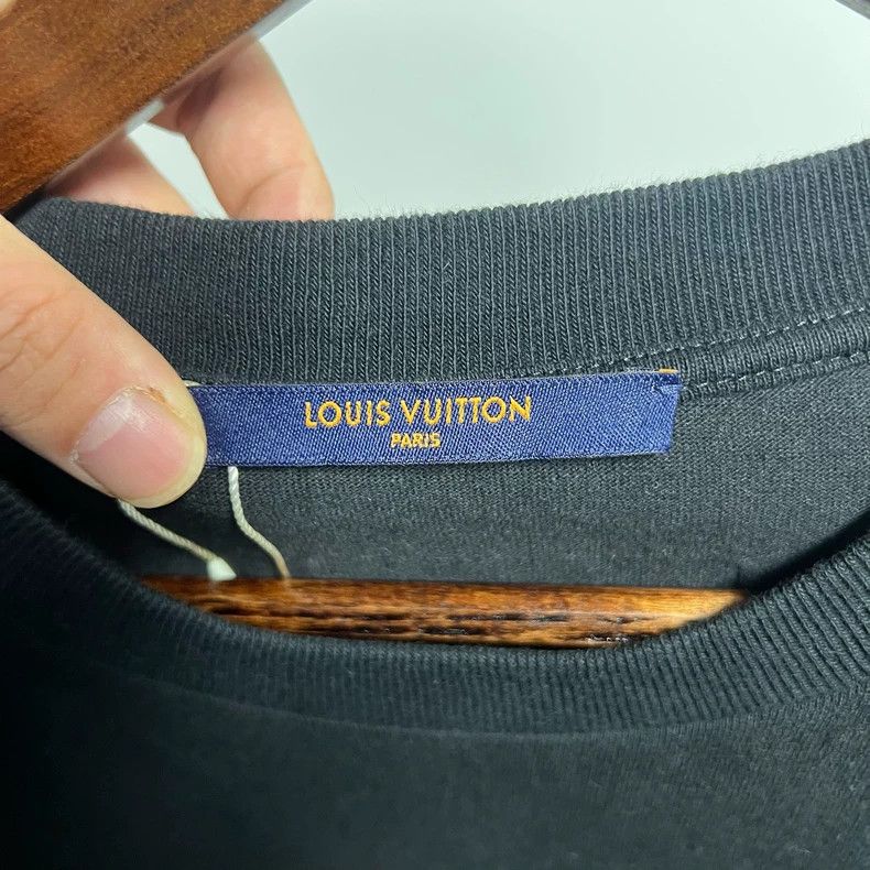 Louis Vuitton Louis Vuitton Pocket Short Sleeve T-Shirt- DMC Size US M / EU 48-50 / 2 - 3 Thumbnail