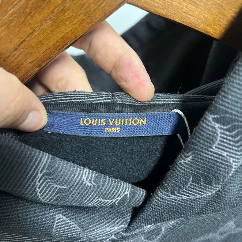 Louis Vuitton Louis Vuitton Heat Sensitive Print Hoodie- DMC Size US XL / EU 56 / 4 - 3 Thumbnail