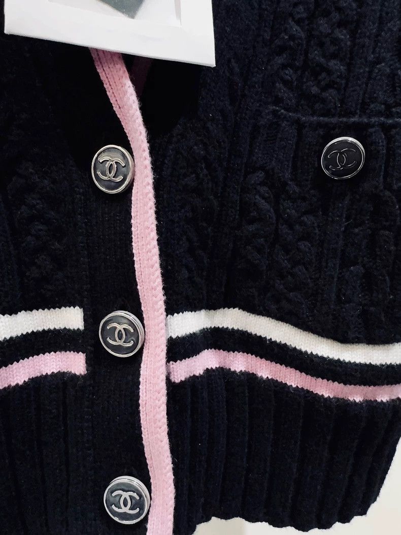 Chanel Chanel Black and Pink Cardigan Sweater- DMC Size US M / EU 48-50 / 2 - 3 Thumbnail