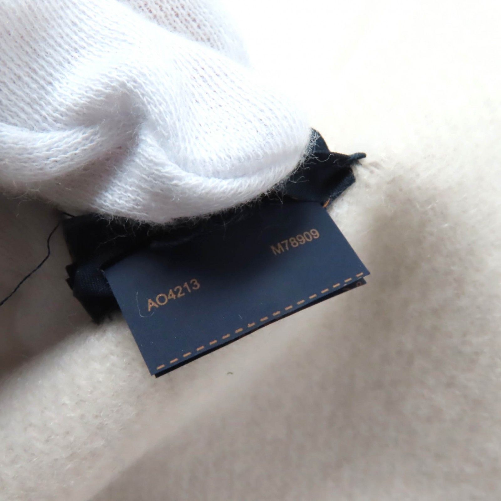 Louis Vuitton Louis Vuitton Louis Vuitton Reykjavik Cashmere Scarf Natural Material Scarf M78909 Size ONE SIZE - 7 Thumbnail