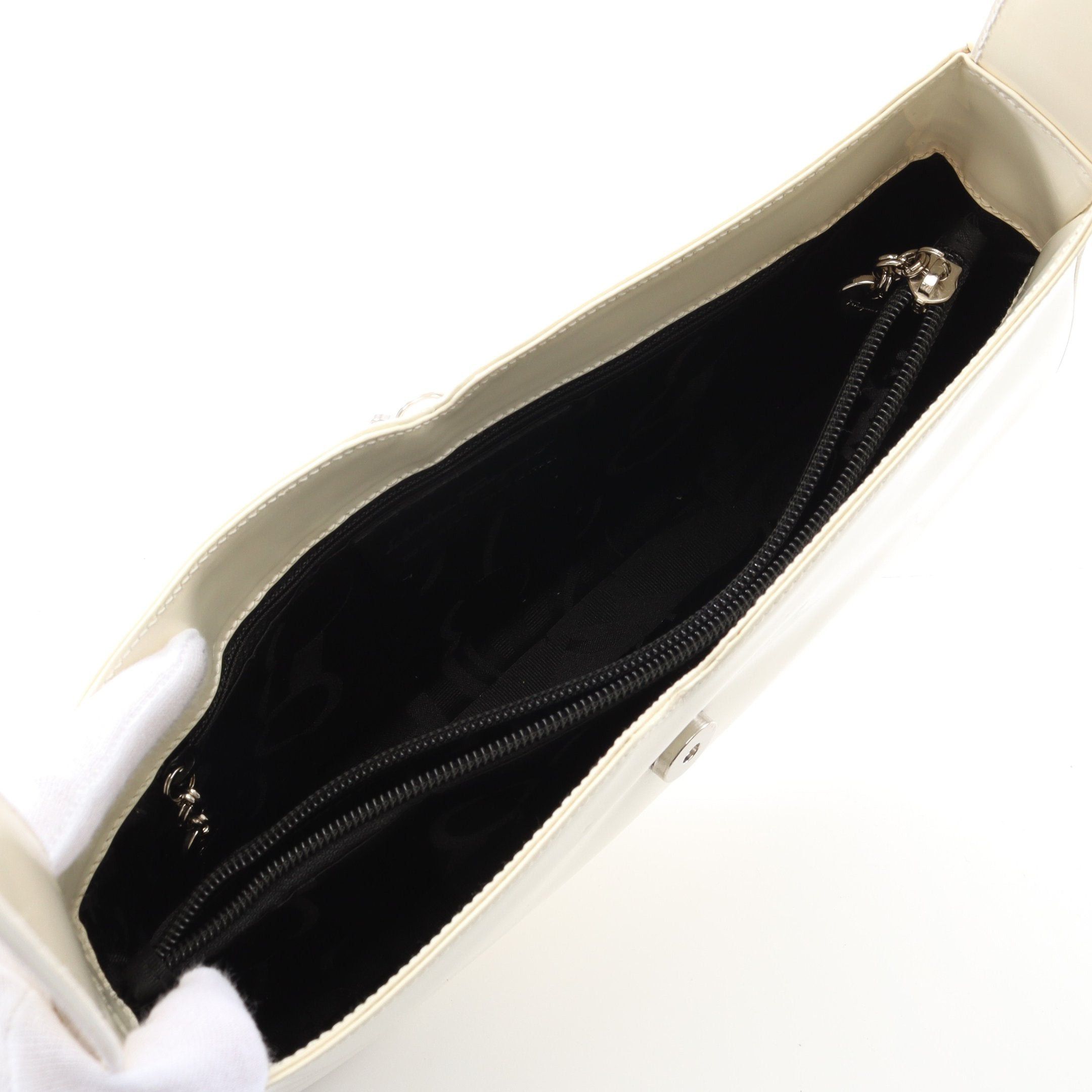 Salvatore Ferragamo Salvatore Ferragamo Gancini One Shoulder Bag Leather White Size ONE SIZE - 3 Thumbnail