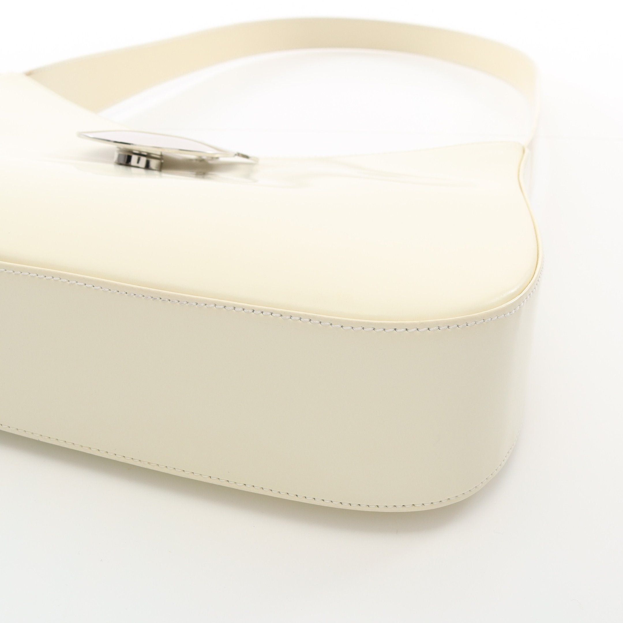 Salvatore Ferragamo Salvatore Ferragamo Gancini One Shoulder Bag Leather White Size ONE SIZE - 6 Thumbnail