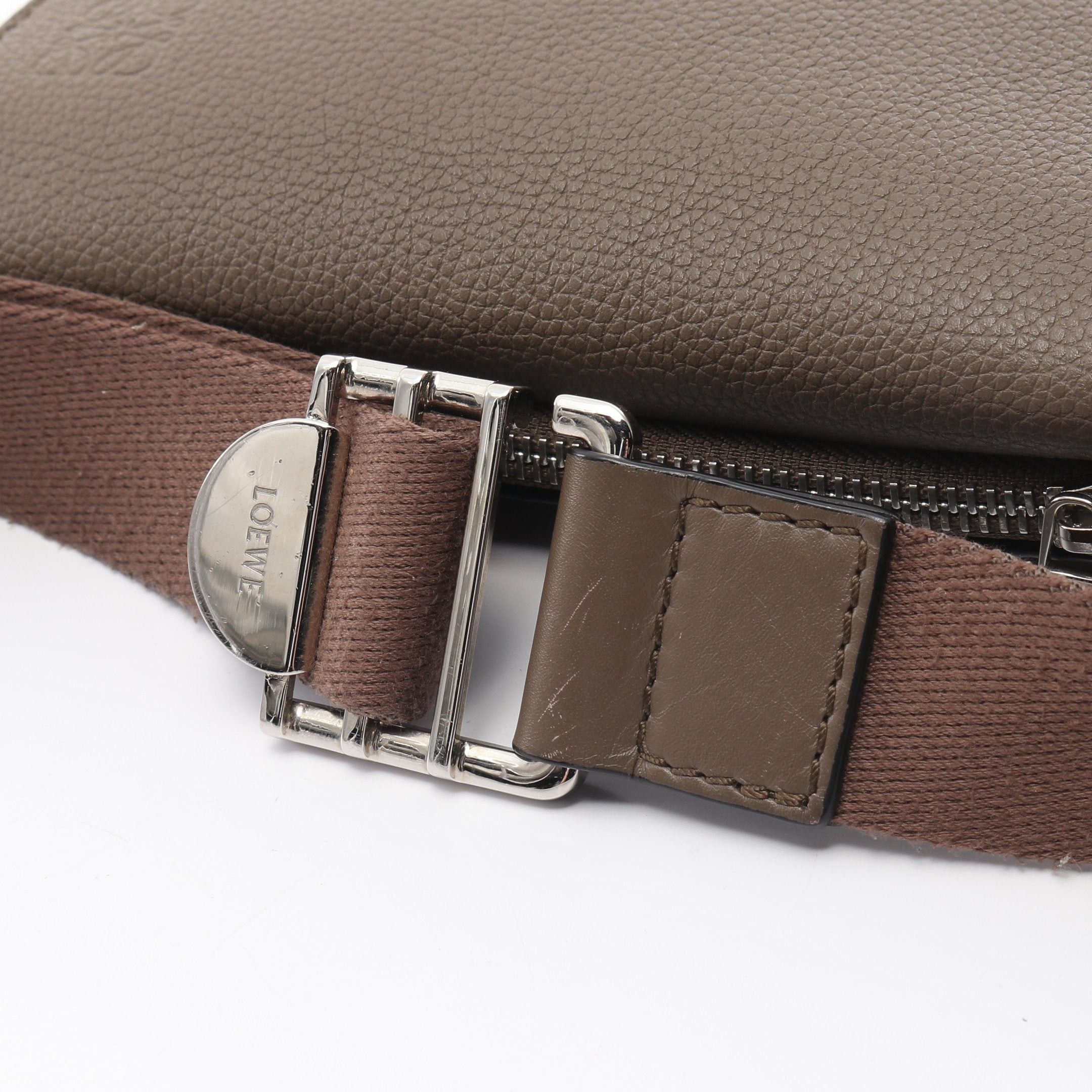 Loewe Loewe Military Bum Bag Anagram Waist Body Leather Gray Brown Size ONE SIZE - 8 Thumbnail