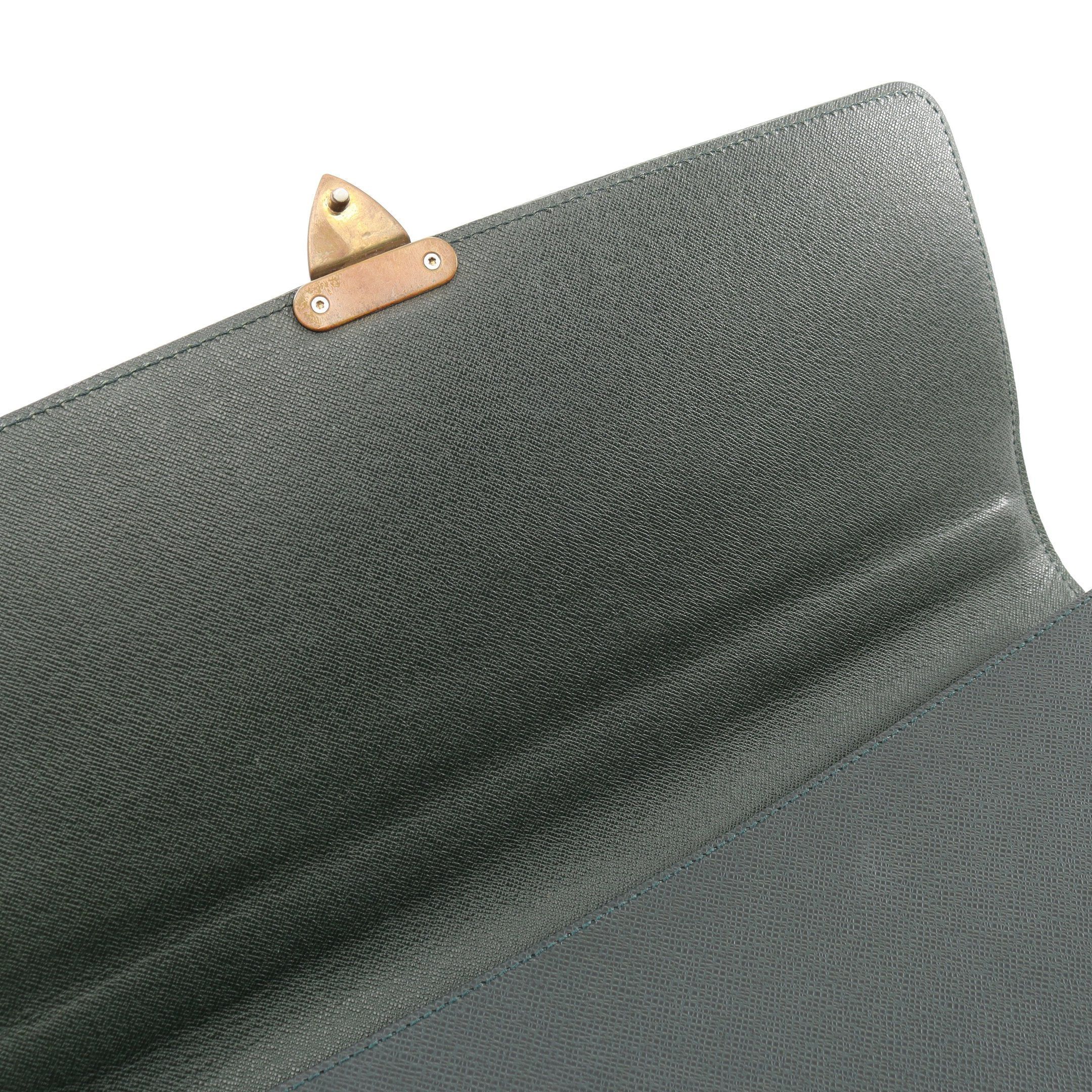 Louis Vuitton Louis Vuitton Serviette Moskova Taiga Epithea Briefcase Business Bag Leather Green Size ONE SIZE - 15 Thumbnail