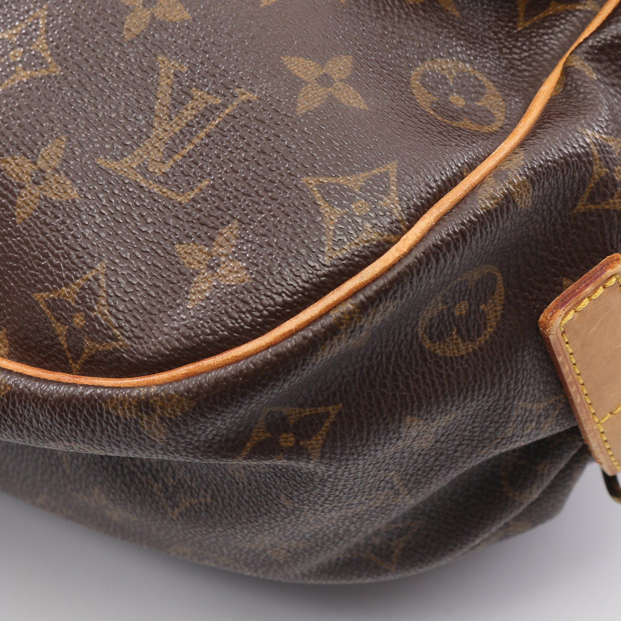Louis Vuitton Louis Vuitton Saumur 35 Monogram Shoulder Bag Leather Brown Size ONE SIZE - 8 Thumbnail