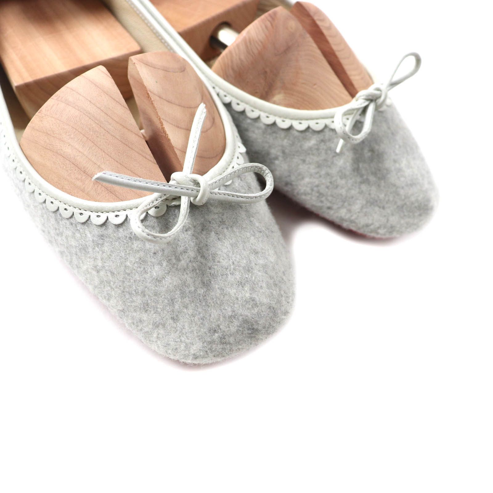 Christian Louboutin Christian Louboutin Christian Louboutin Leather and ribbon design Felt Slippers Leather Shoes Size ONE SIZE - 8 Thumbnail
