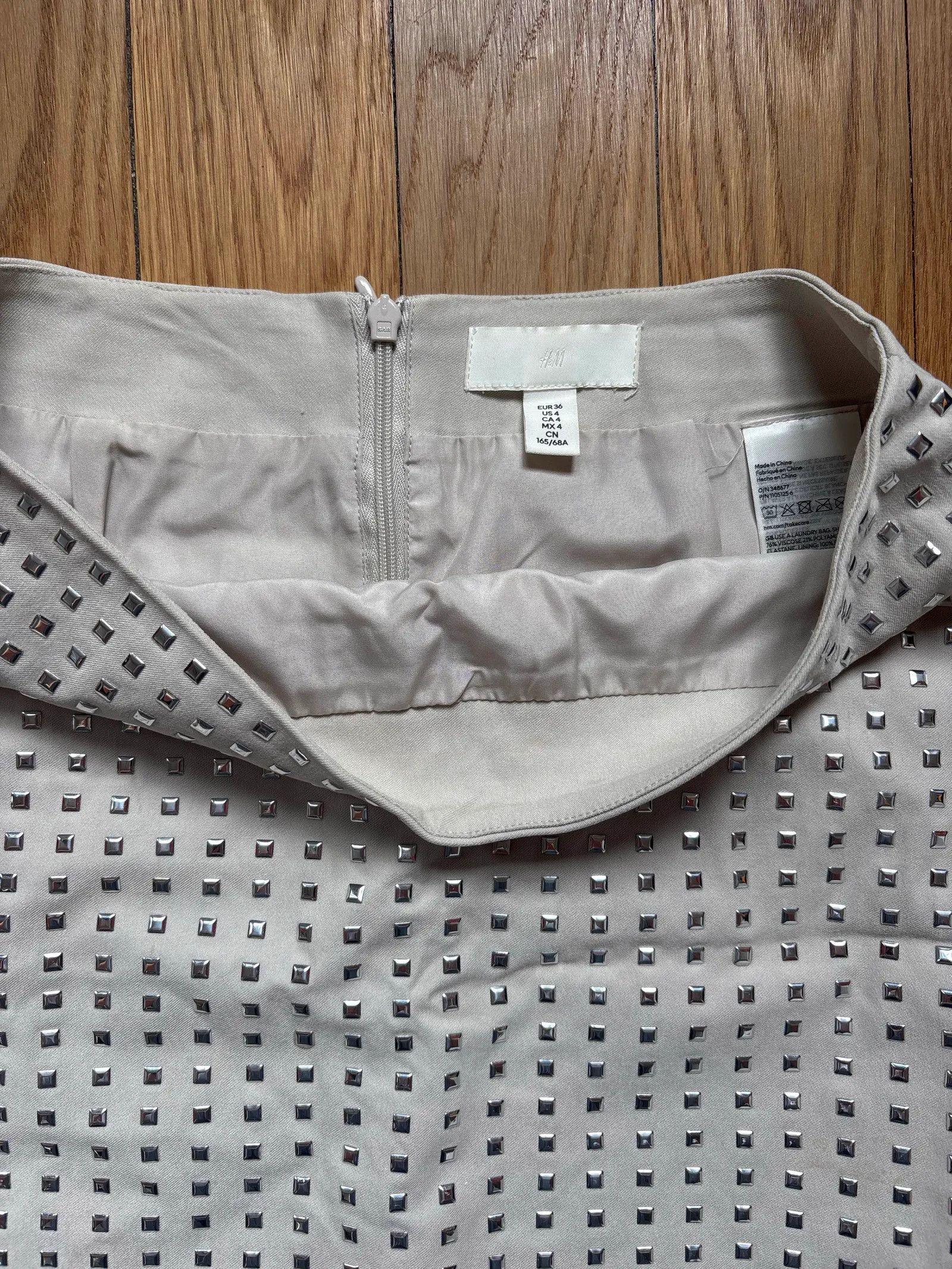 H&M H&M Skirt Size 26" / US 2 / IT 38 - 2 Thumbnail
