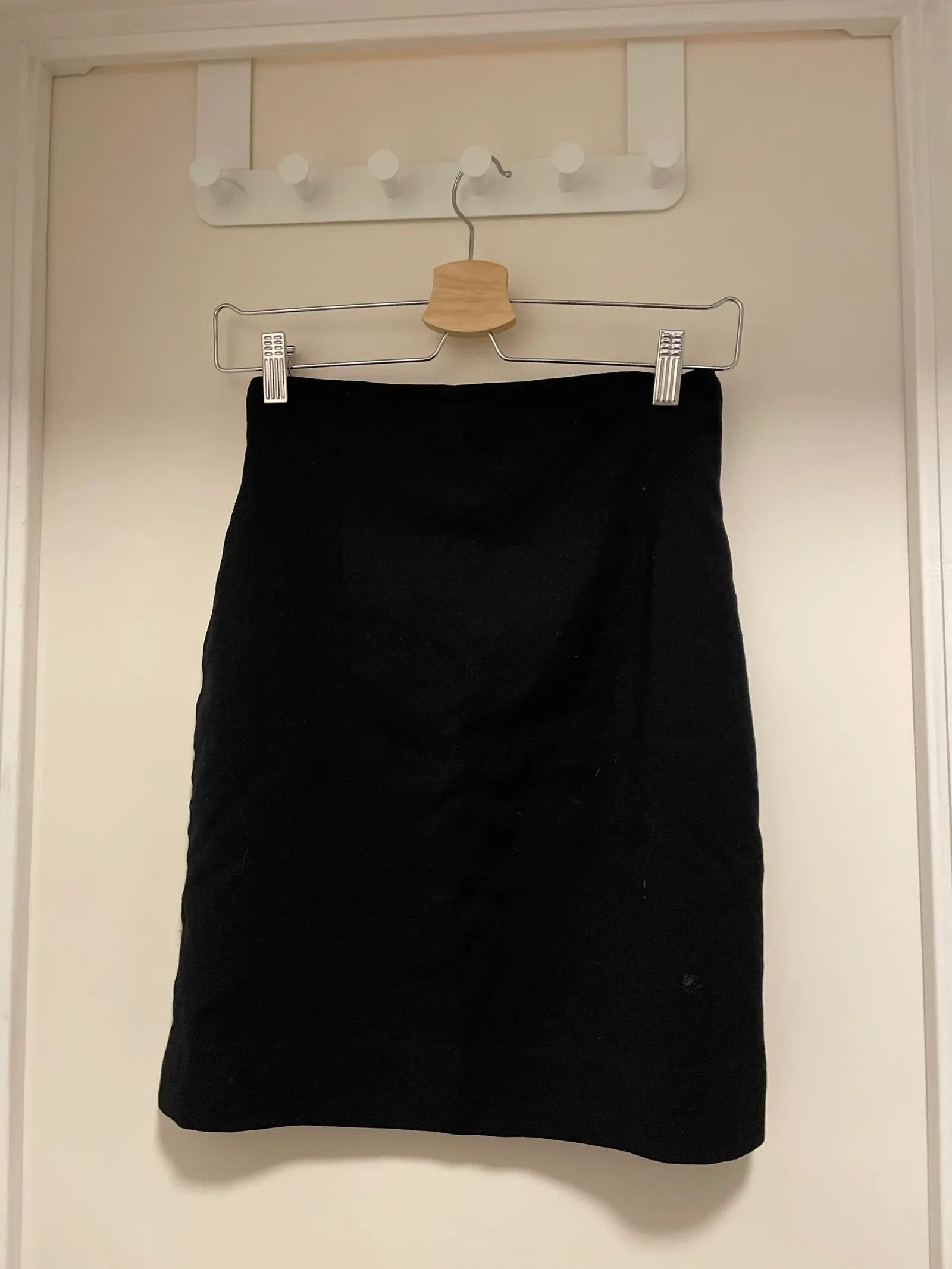 Max Mara Max Mara Skirt Size 25" / US 0 / IT 36 - 3 Thumbnail