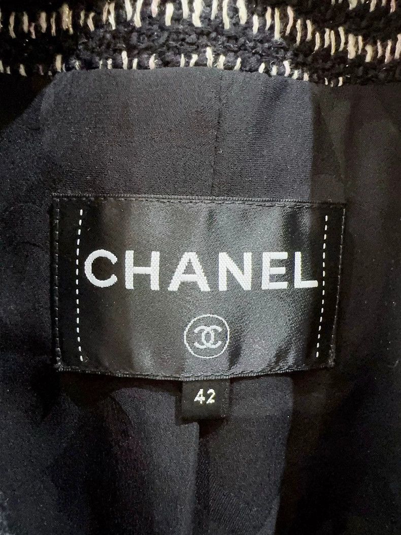 Chanel Chanel 23A Jacket in Excellent Condition- DMC Size US M / EU 48-50 / 2 - 2 Thumbnail