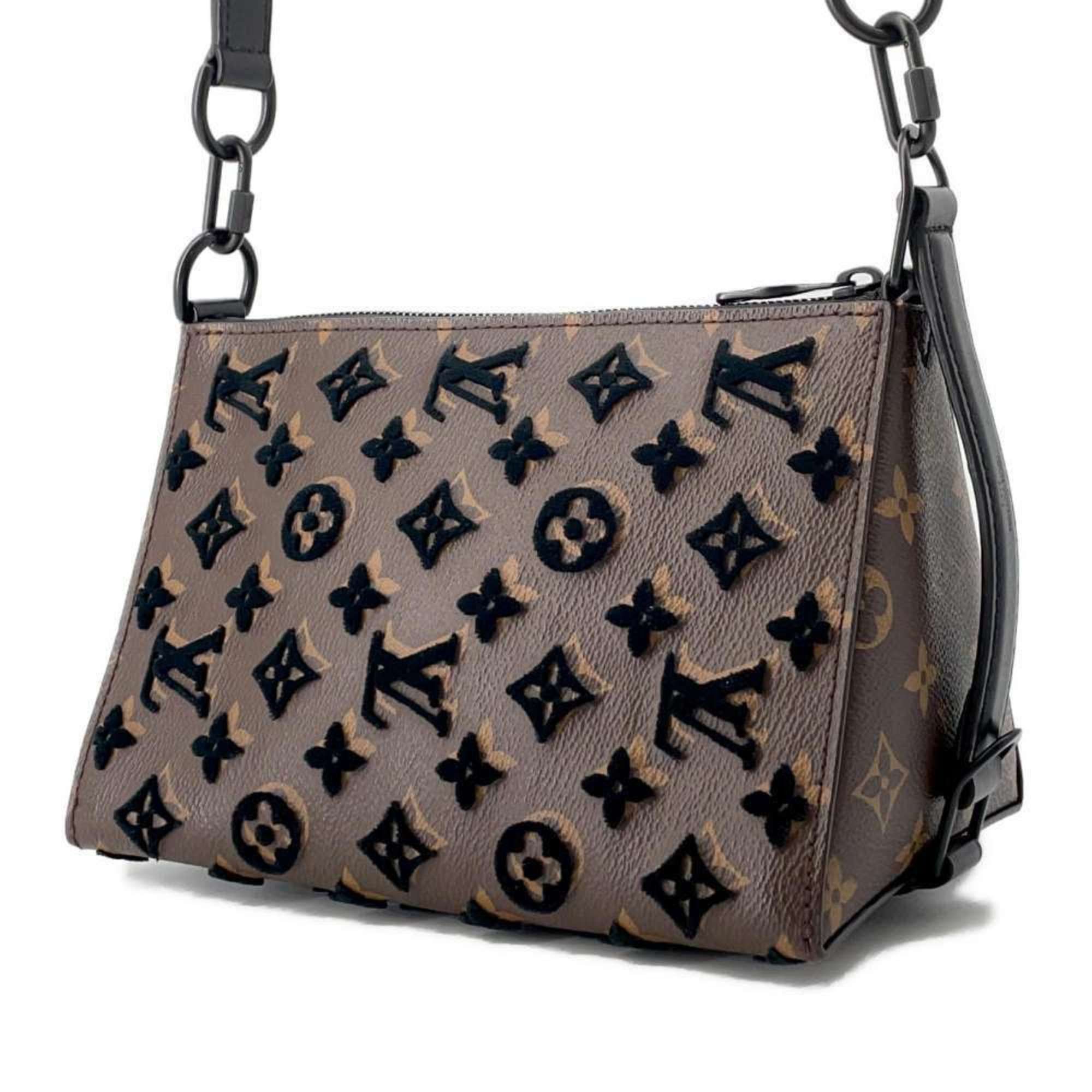 Louis Vuitton Louis Vuitton Triangle shoulder Size ONE SIZE - 2 Thumbnail