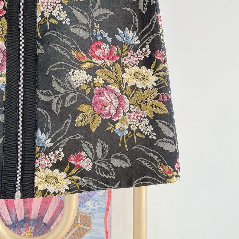Gucci Gucci Floral Embroidered Midi Skirt Size 36- DMC Size US 36 / EU 52 - 4 Thumbnail