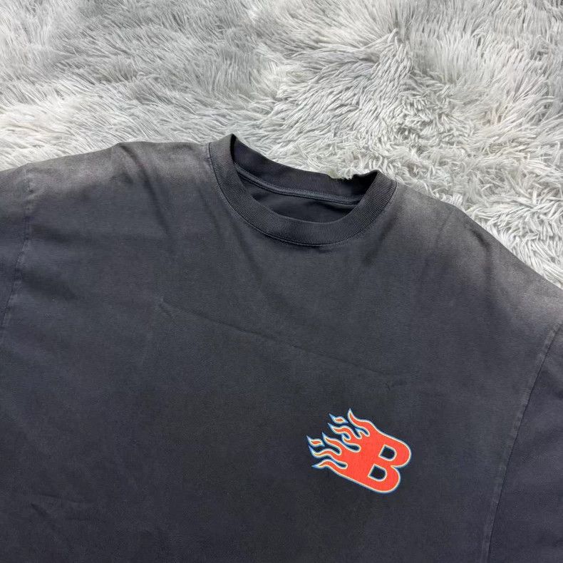 Balenciaga Balenciaga Vintage Flame Short Sleeve T-Shirt- DMC Size US XXS / EU 40 - 2 Thumbnail