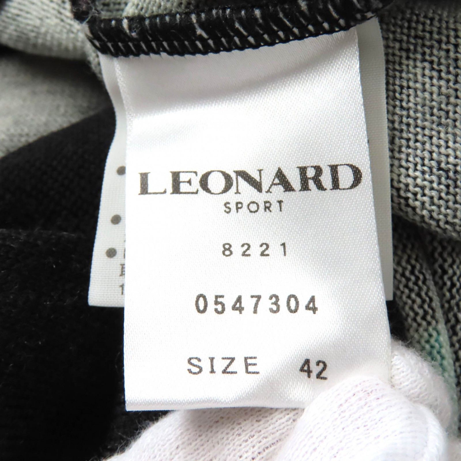 Other Other LEONARD SPORT Floral print Wool Knit Natural Material Tops DUTY FREE for USA Size ONE SIZE - 7 Thumbnail