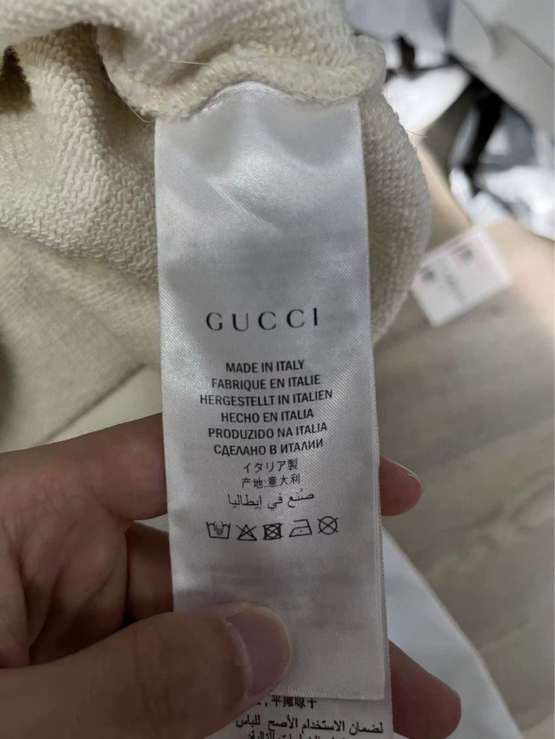 Gucci Gucci Strawberry Print Hoodie Sweatshirt Medium- DMC Size US M / EU 48-50 / 2 - 4 Thumbnail