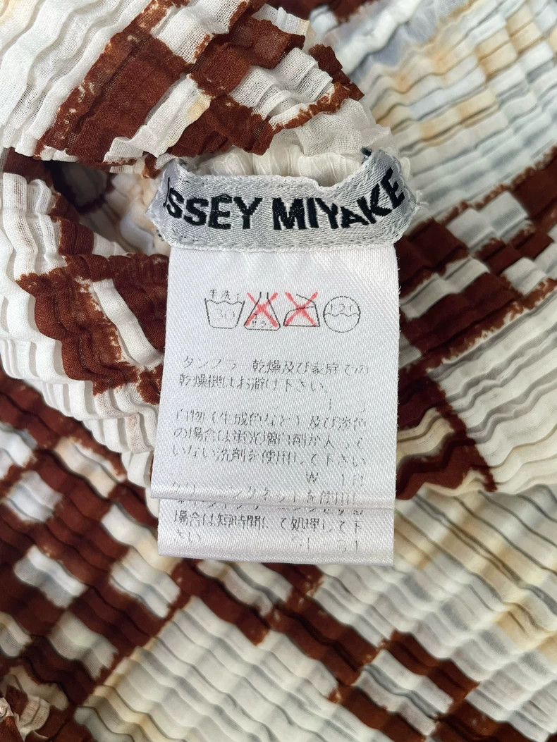 Issey Miyake Issey Miyake Geometric Pleated Short Sleeve Top- DMC Size US M / EU 48-50 / 2 - 9 Thumbnail