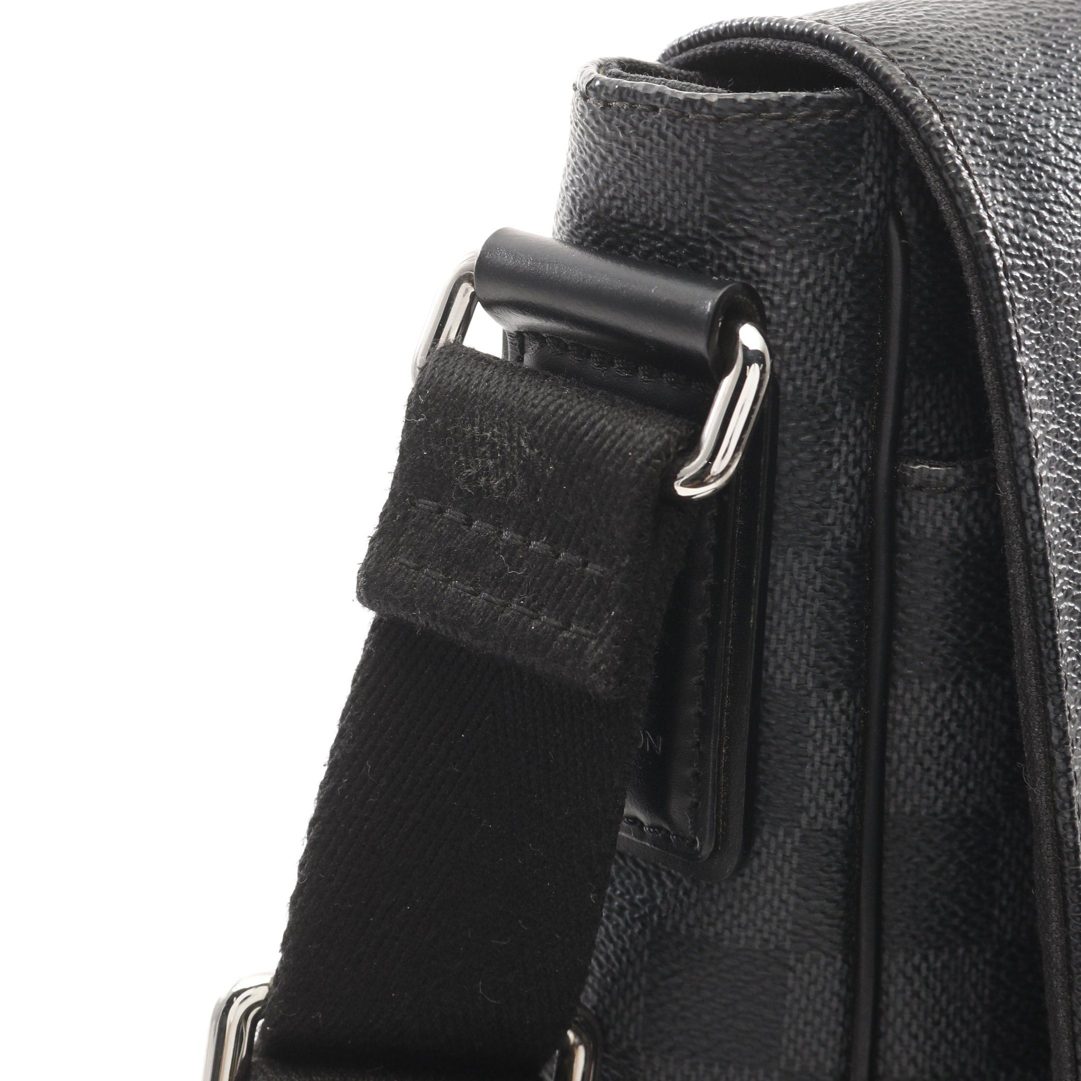Louis Vuitton Louis Vuitton District Mm Damier Graphite Shoulder Bag Leather Black Size ONE SIZE - 9 Thumbnail
