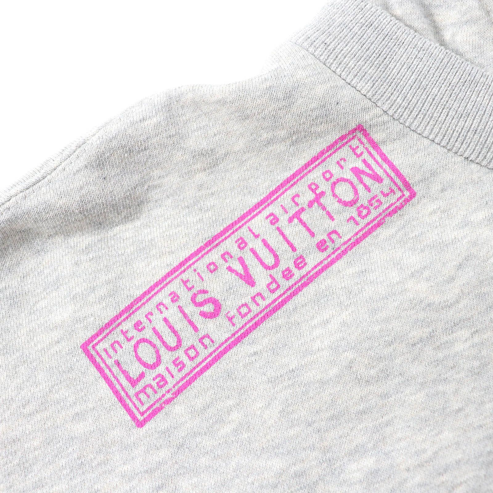 Louis Vuitton Louis Vuitton Louis Vuitton Flight mode Travel Stamp Crop Hoodie Cotton Hoodie Cotton Sweatshirts & Hoodies Size ONE SIZE - 6 Thumbnail