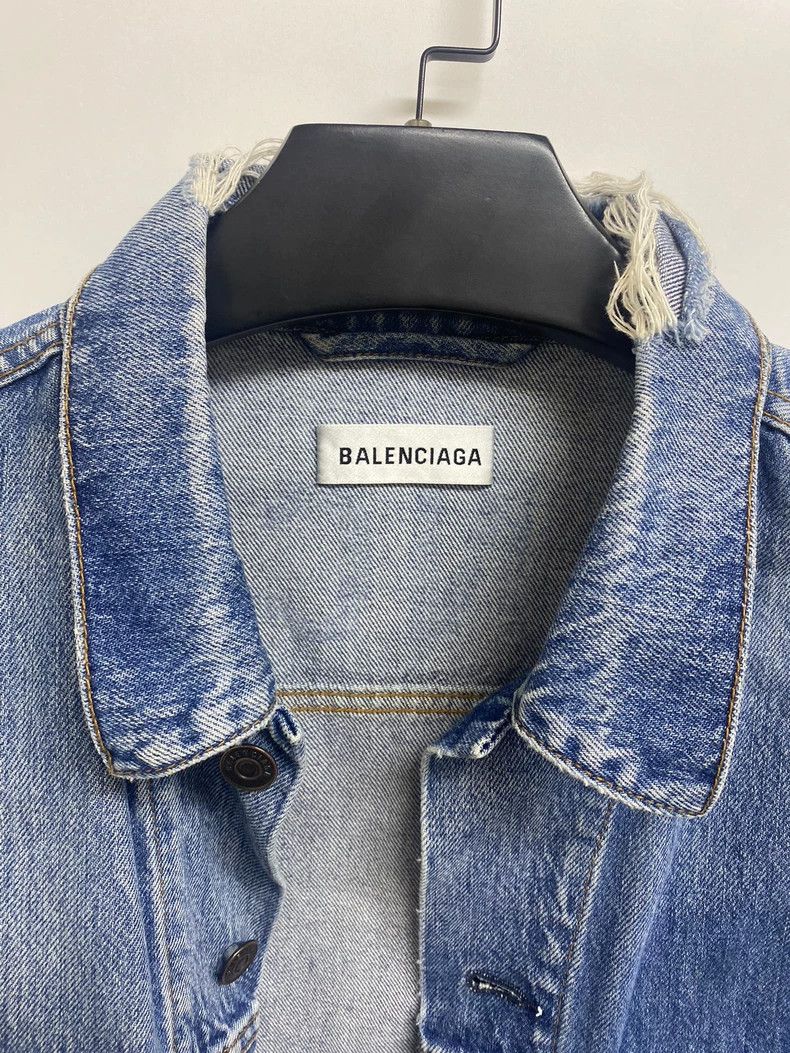 Balenciaga Balenciaga Denim Jacket with Big Logo Design- DMC Size US L / EU 52-54 / 3 - 3 Thumbnail