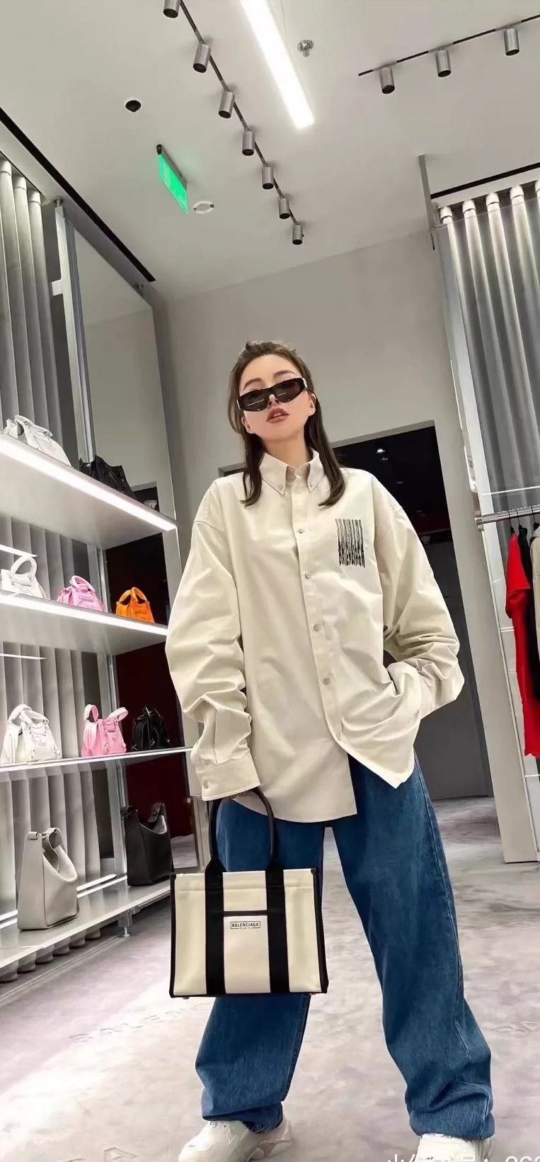 Balenciaga Balenciaga Waterfall Embroidered Logo Shirt- DMC Size US M / EU 48-50 / 2 - 7 Thumbnail