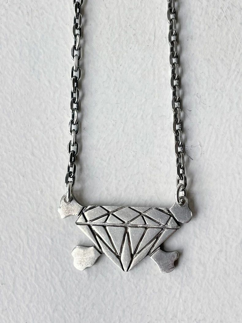 Undercover Undercover Diamond Crossbones Necklace in Silver- DMC Size ONE SIZE - 4 Thumbnail