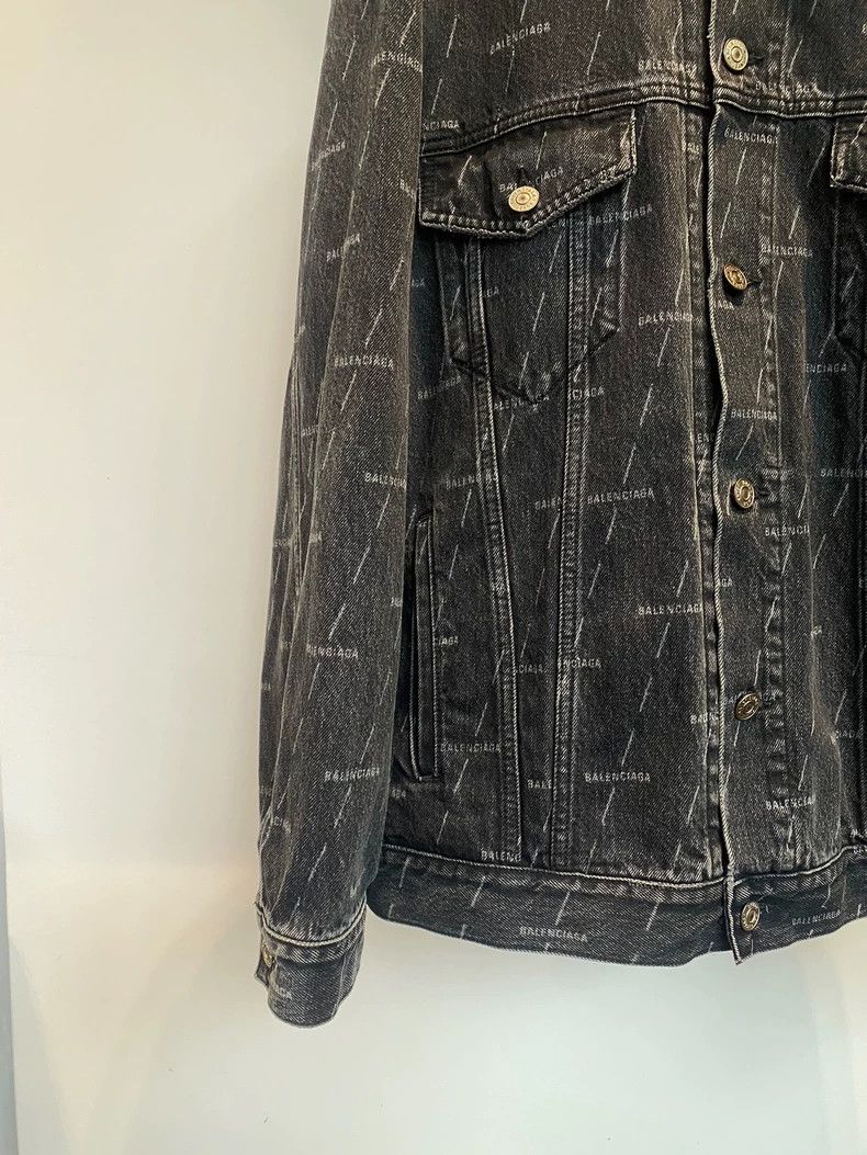 Balenciaga Balenciaga Distressed Logo Denim Jacket- DMC Size US S / EU 44-46 / 1 - 5 Thumbnail