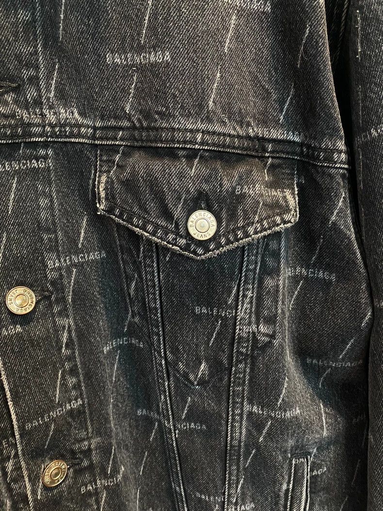 Balenciaga Balenciaga Distressed Logo Denim Jacket- DMC Size US S / EU 44-46 / 1 - 6 Thumbnail
