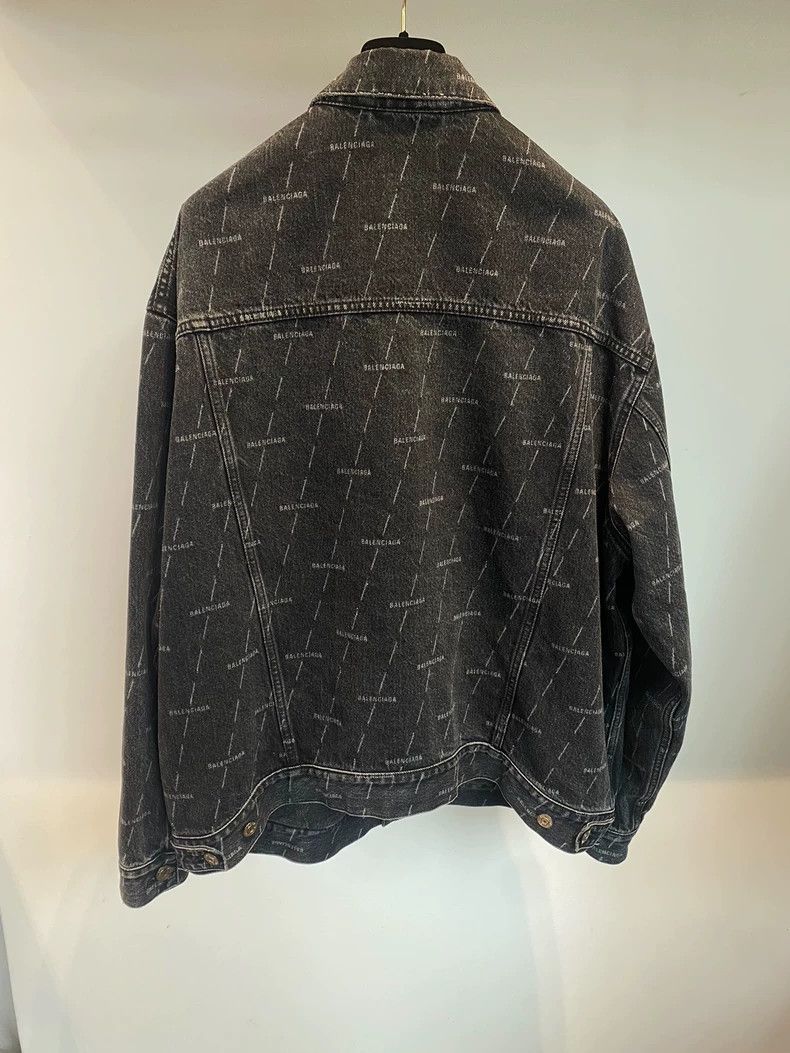 Balenciaga Balenciaga Distressed Logo Denim Jacket- DMC Size US S / EU 44-46 / 1 - 2 Thumbnail