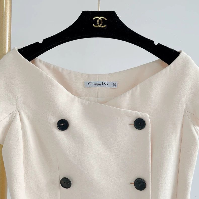 Dior Christian Dior Beige Double-Breasted Dress- DMC Size US 38 / EU 54 - 4 Thumbnail