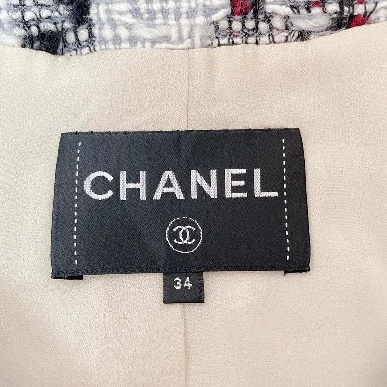 Chanel CHANEL Oversized Shearling Logo Jacket with Hood- DMC Size US XS / EU 42 / 0 - 6 Thumbnail