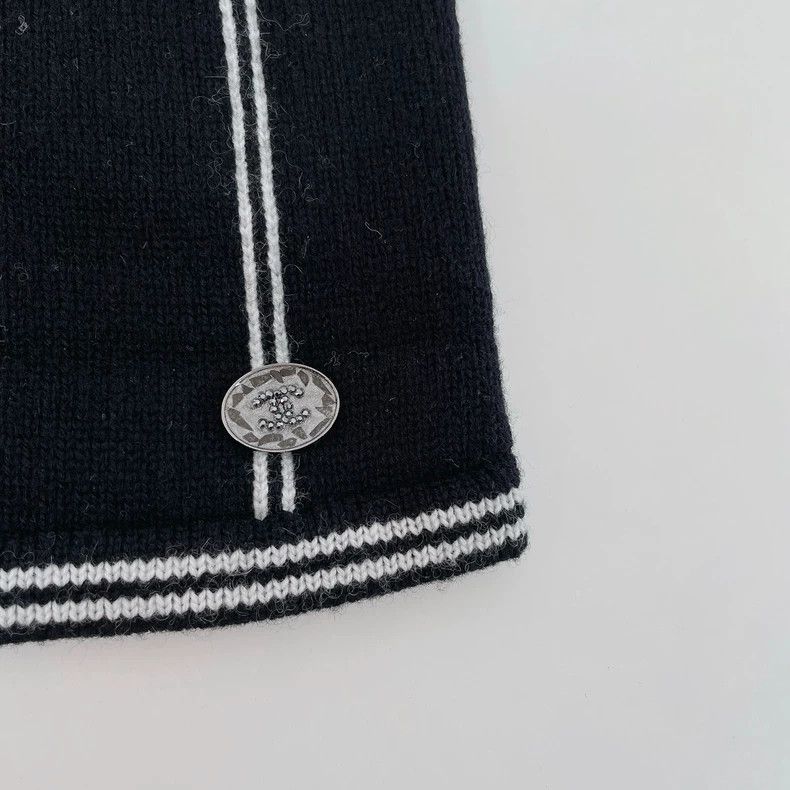 Chanel CHANEL Black and White Striped Knit Top- DMC Size US S / EU 44-46 / 1 - 5 Thumbnail