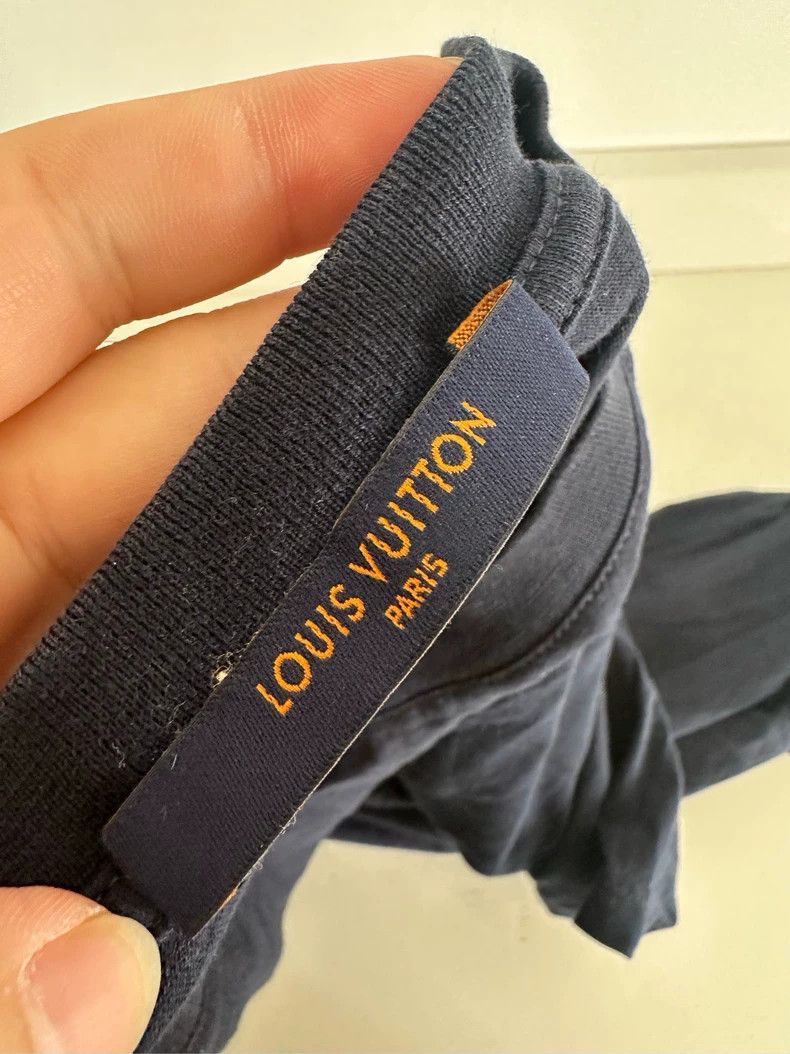 Louis Vuitton Dark Short Sleeve T-Shirt by LV- DMC Size US M / EU 48-50 / 2 - 3 Thumbnail