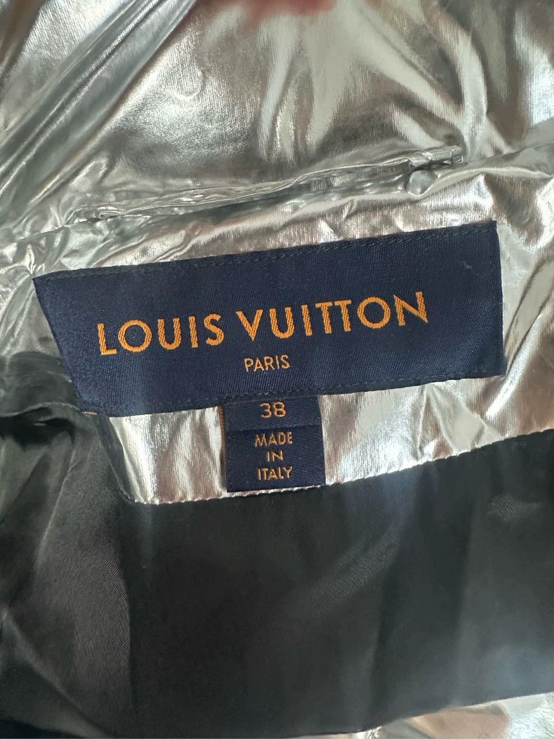 Louis Vuitton Stylish Long Silver Puffer Coat for Sale- DMC Size US M / EU 48-50 / 2 - 3 Thumbnail