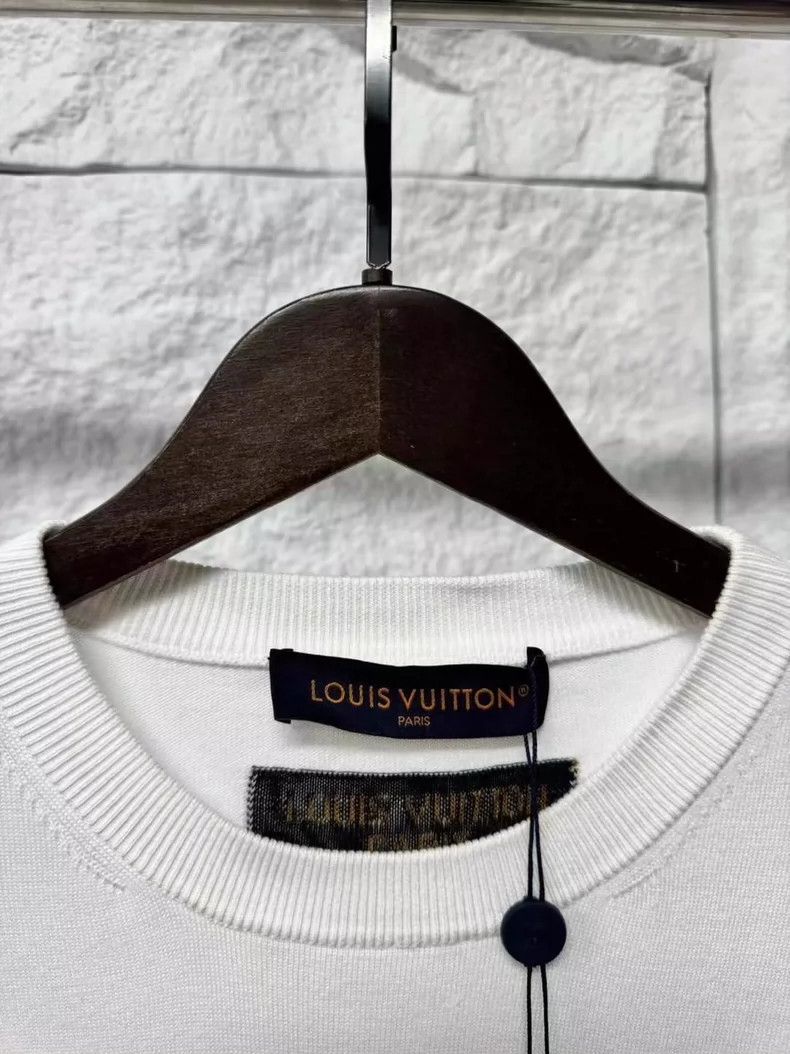 Louis Vuitton Louis Vuitton Valentine's Day Limited Edition T-Shirt- DMC Size US L / EU 52-54 / 3 - 3 Thumbnail