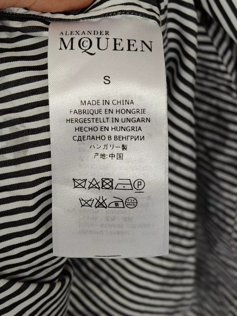 Alexander McQueen Alexander McQueen Skull Print Long Sleeve Shirt- DMC Size US S / EU 44-46 / 1 - 4 Thumbnail
