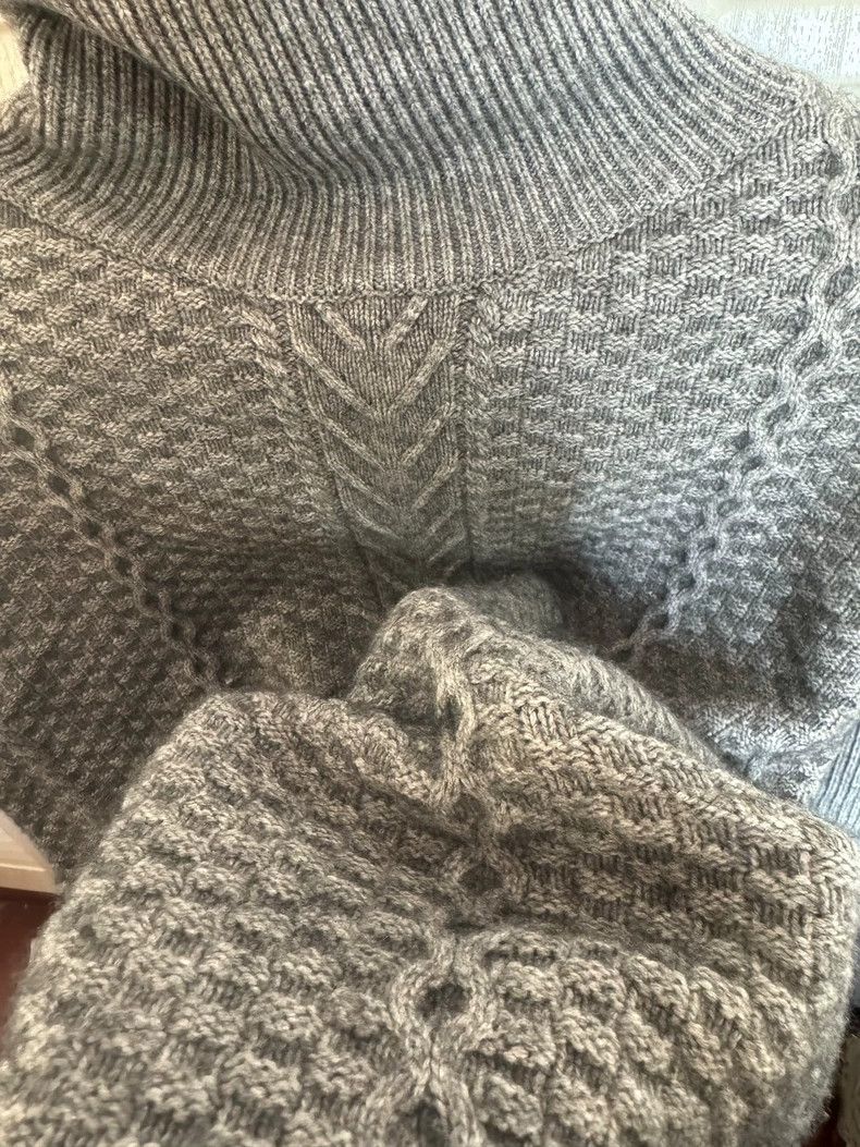 Alexander McQueen Alexander McQueen Gray Cashmere Sweater- DMC Size US M / EU 48-50 / 2 - 8 Thumbnail