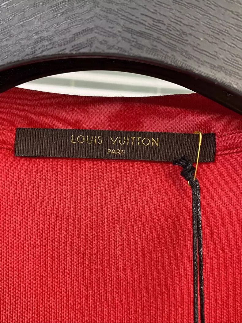 Louis Vuitton Louis Vuitton Red Short Sleeve T-Shirt- DMC Size US L / EU 52-54 / 3 - 7 Thumbnail