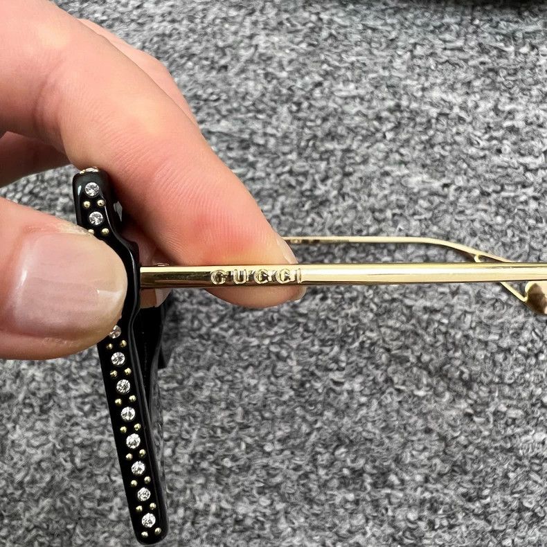 Gucci Gucci Rhinestone Logo Sunglasses- DMC Size ONE SIZE - 4 Thumbnail