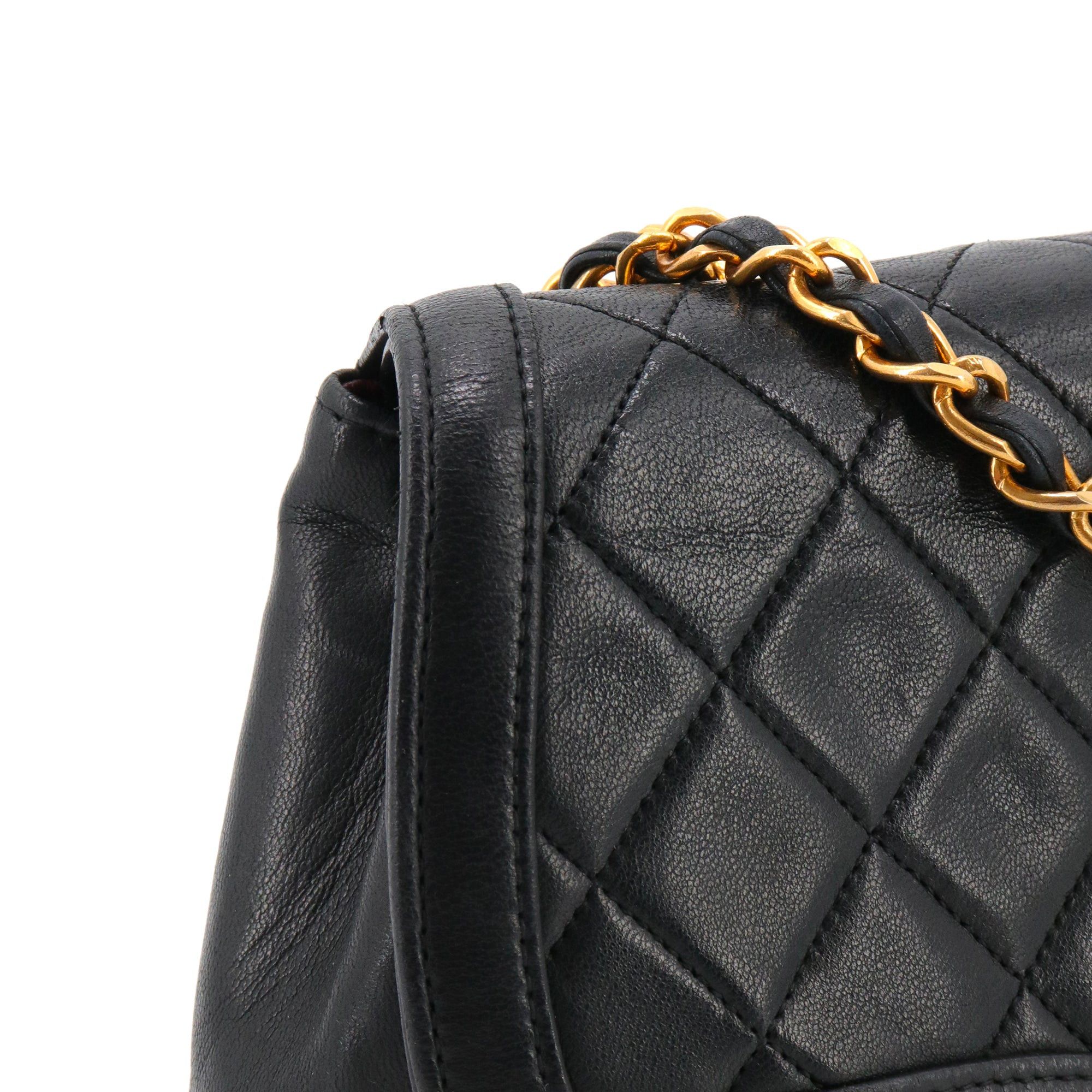 Chanel CHANEL - Chanel Simple Flap Flap Shoulder Bag in Black Quilted Leather Size ONE SIZE - 6 Thumbnail