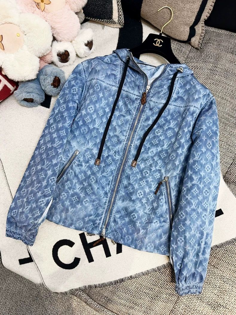 Louis Vuitton Blue Gradient Logo Hooded Jacket- DMC Size US M / EU 48-50 / 2 - 3 Thumbnail