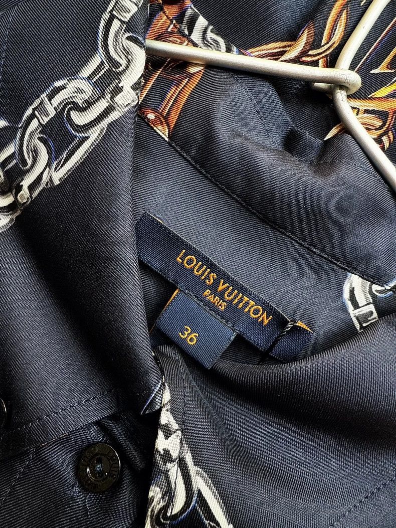 Louis Vuitton Blue Silk Shirt with Chain Pattern- DMC Size US S / EU 44-46 / 1 - 9 Thumbnail