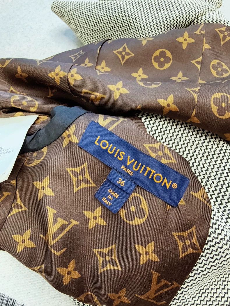 Louis Vuitton Louis Vuitton Wave Pattern Mid-Length Jacket- DMC Size US S / EU 44-46 / 1 - 7 Thumbnail
