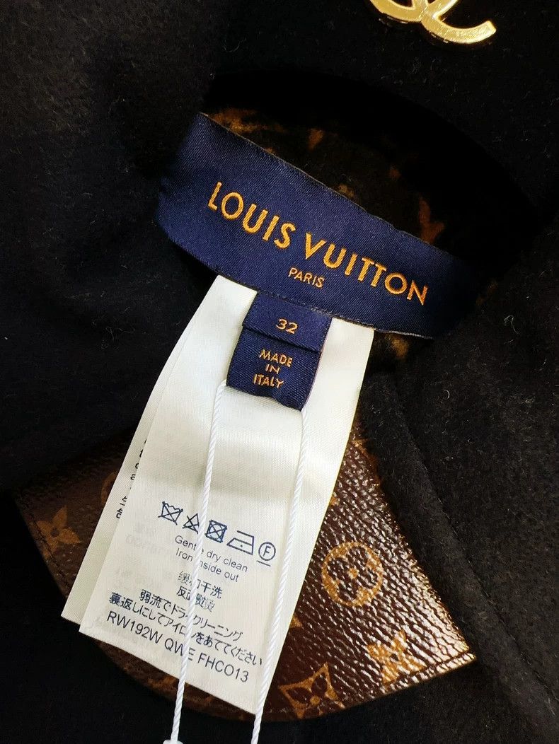 Louis Vuitton Black Wool Cape Coat with LV Logo- DMC Size US M / EU 48-50 / 2 - 4 Thumbnail