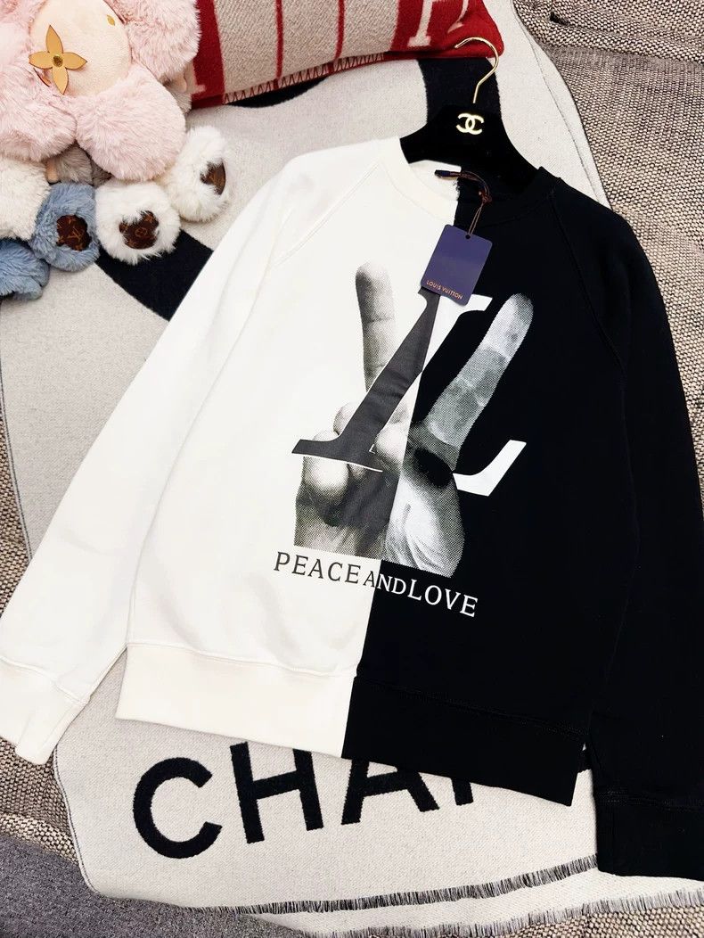 Louis Vuitton Louis Vuitton Black and White Sweatshirt- DMC Size US S / EU 44-46 / 1 - 9 Thumbnail