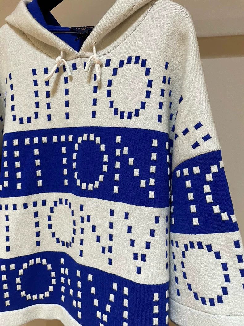 Louis Vuitton Stylish Blue Hooded Cape Sweatshirt- DMC Size US M / EU 48-50 / 2 - 4 Thumbnail