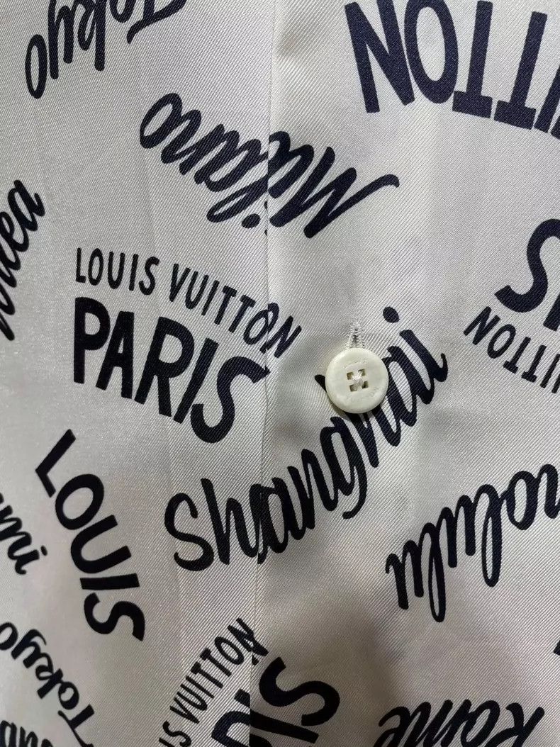 Louis Vuitton LV Letter Graffiti Silk Shirt Size S- DMC Size US S / EU 44-46 / 1 - 4 Thumbnail