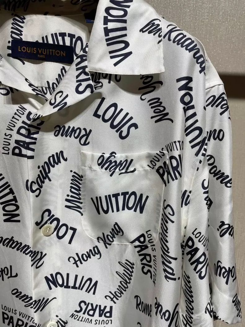 Louis Vuitton LV Letter Graffiti Silk Shirt Size S- DMC Size US S / EU 44-46 / 1 - 3 Thumbnail